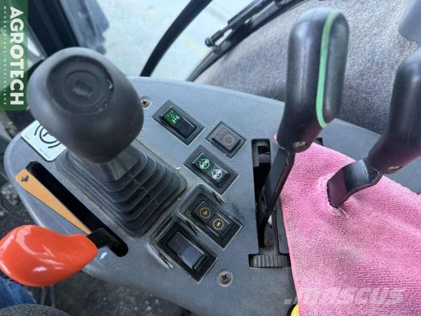 New Holland 8770 Traktorji