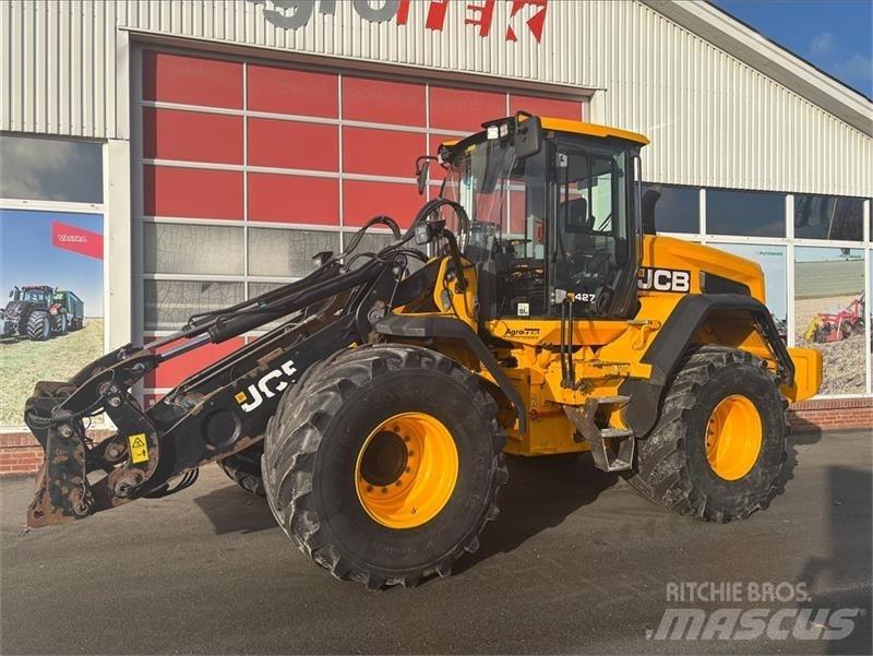 JCB 427 Agri Kolesni nakladalci