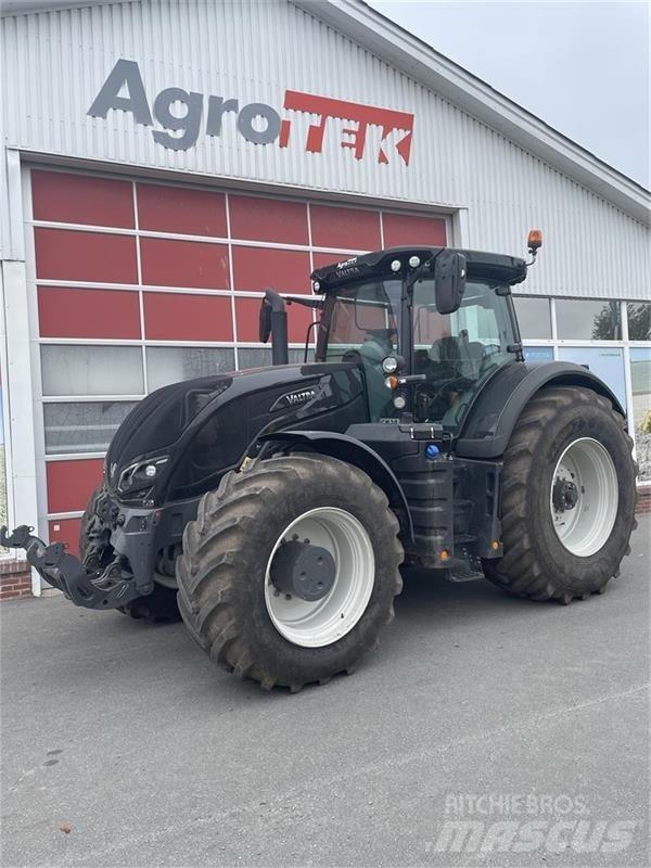 Valtra S394 Traktorji