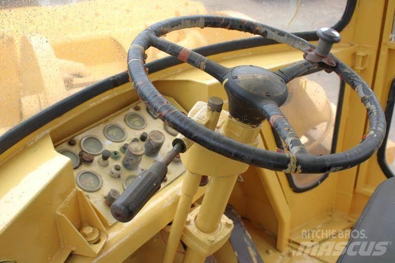 CAT 966 C Kolesni nakladalci