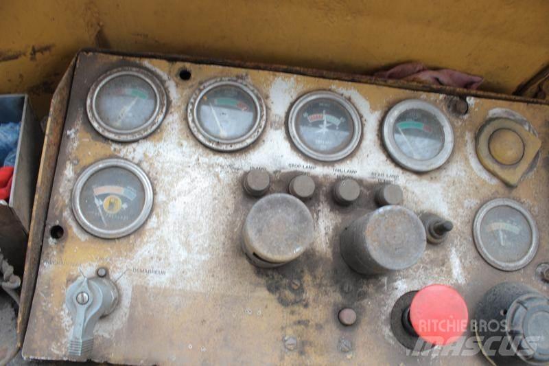 CAT 966 C Kolesni nakladalci