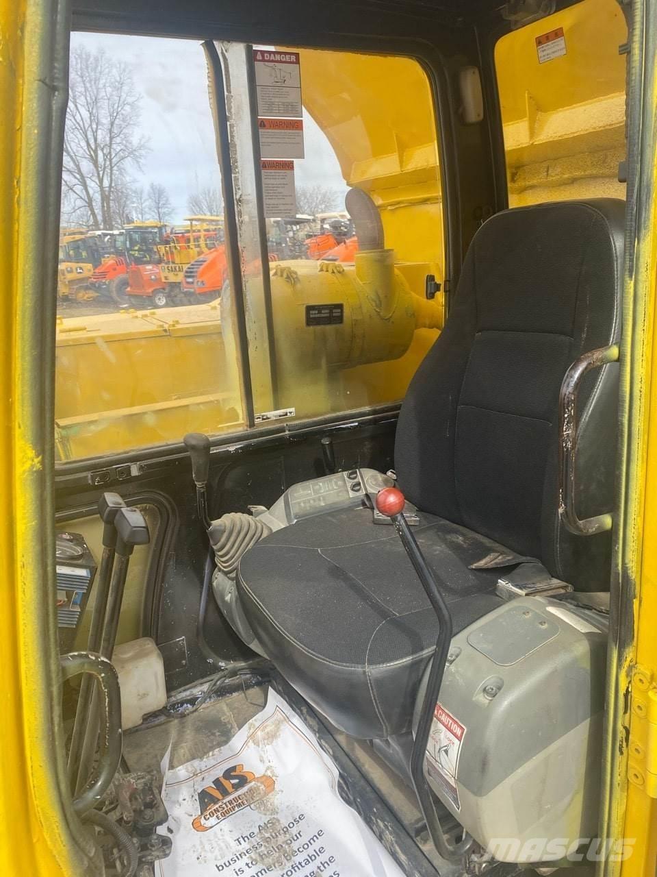 Komatsu CD50 Zglobni demperji