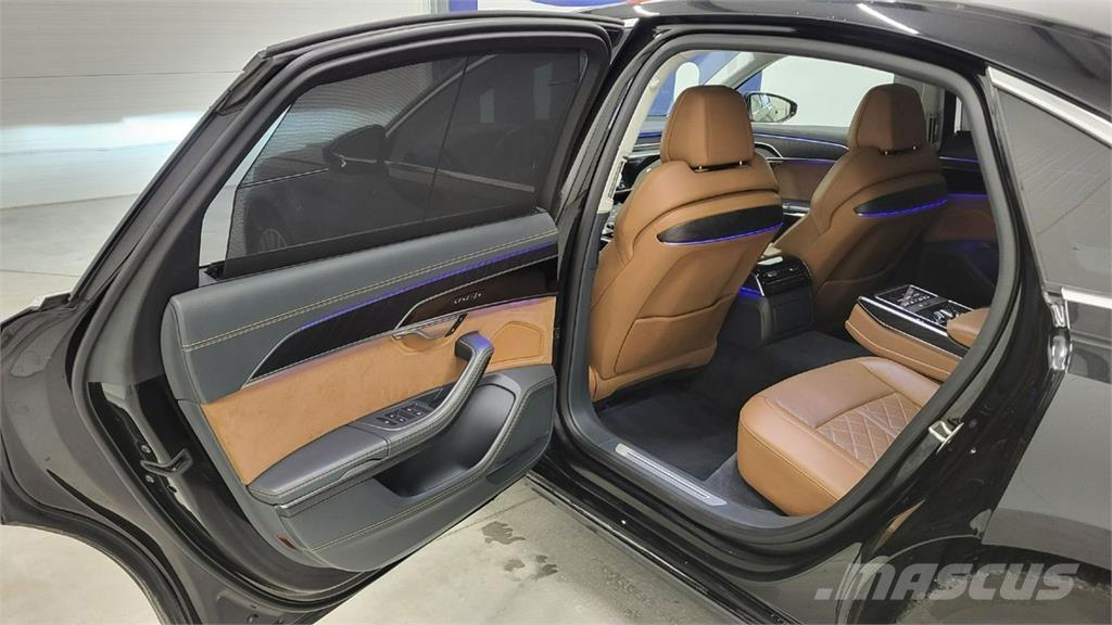 Audi A8 Avtomobili