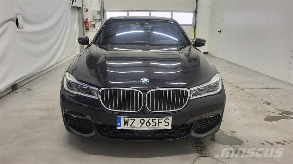BMW 740 Avtomobili