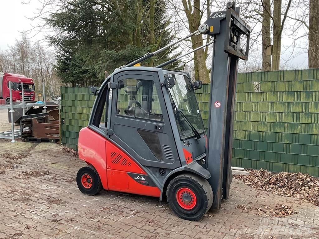 Linde H 30 D 02 EVO Dizelski viličarji