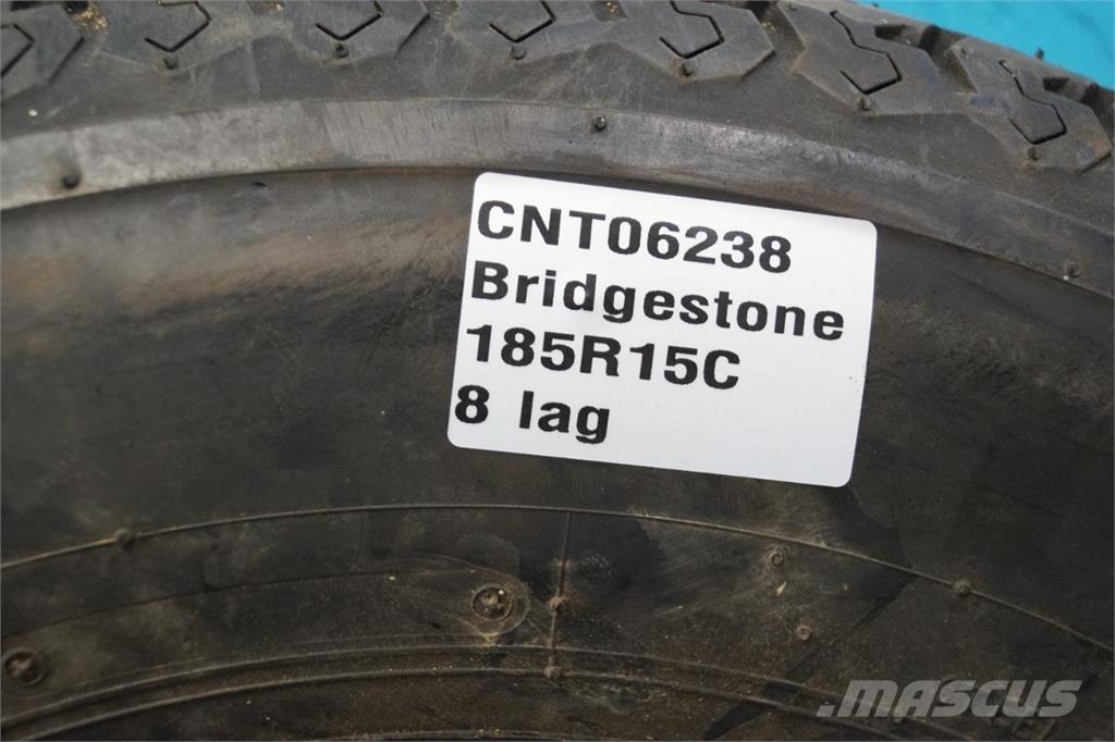  15 185R15C Gume, kolesa in platišča