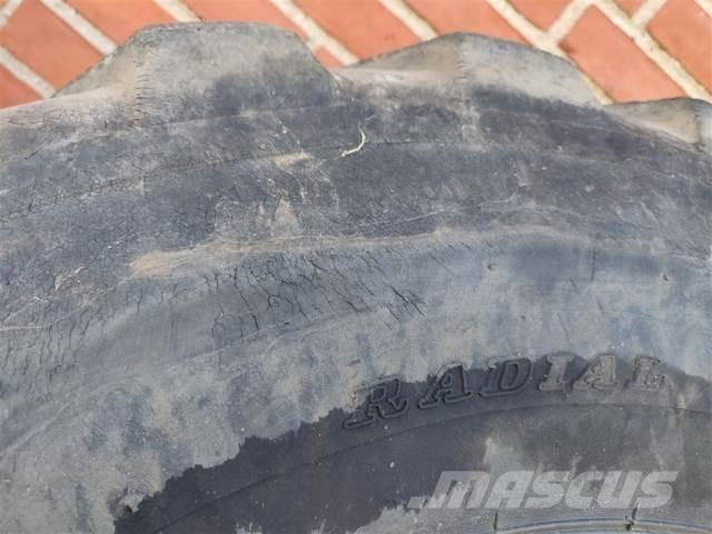 18 365/70R18 Gume, kolesa in platišča