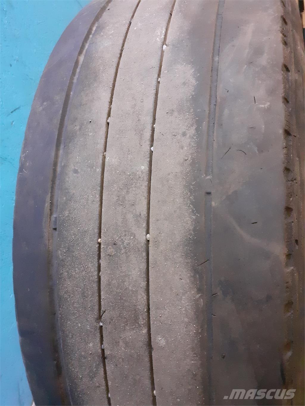  19.5 285/70R19.5 Gume, kolesa in platišča