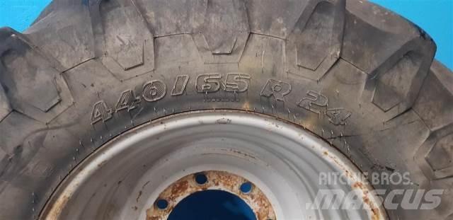  24 440/65R24 Gume, kolesa in platišča