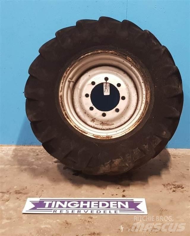  24 440/65R24 Gume, kolesa in platišča