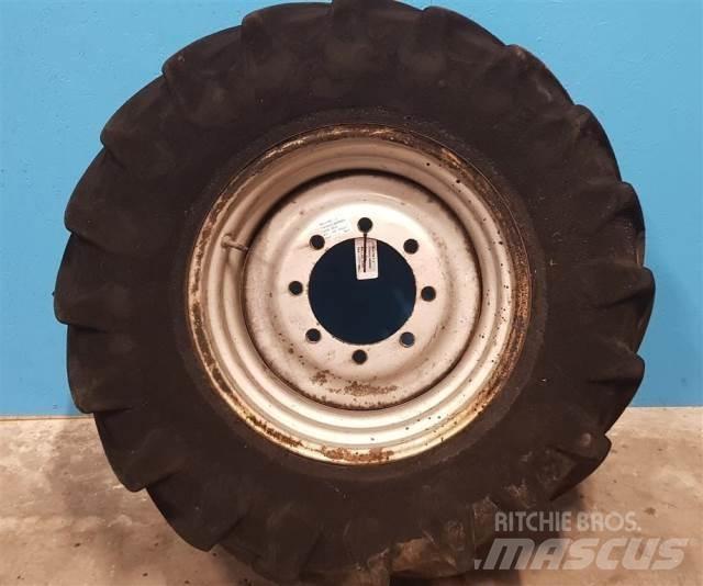  24 440/65R24 Gume, kolesa in platišča