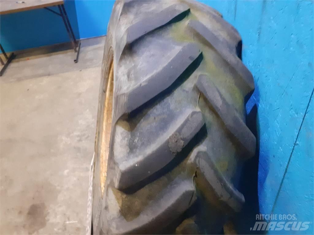  24 460/70R24 Gume, kolesa in platišča