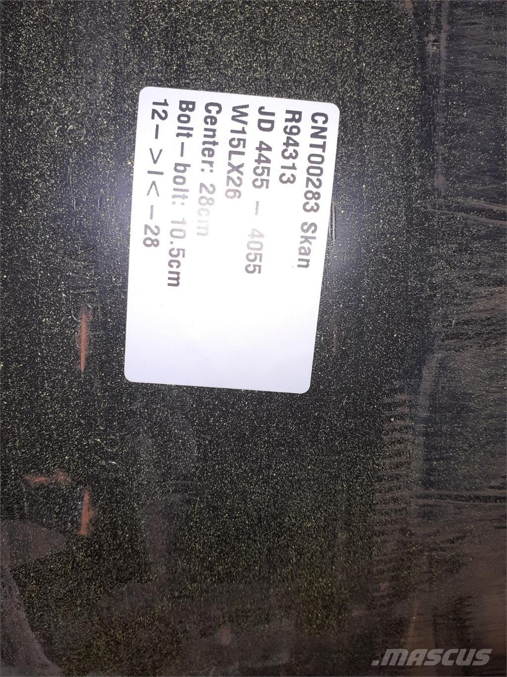  26 W15LX26 Gume, kolesa in platišča