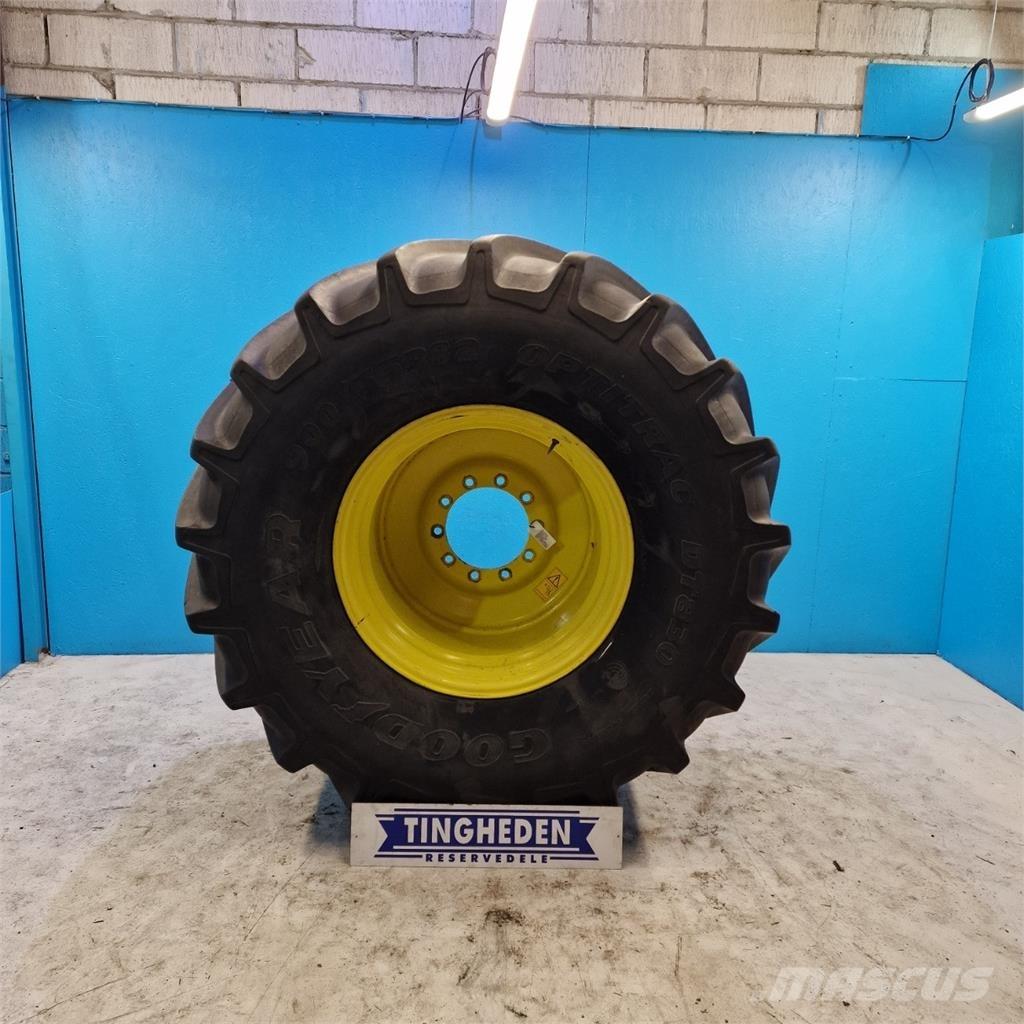  32 900/55 R32 Gume, kolesa in platišča