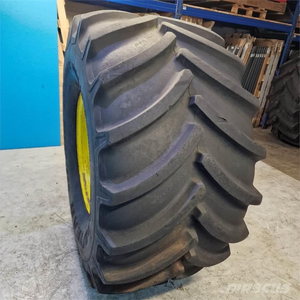  32 900/55 R32 Gume, kolesa in platišča