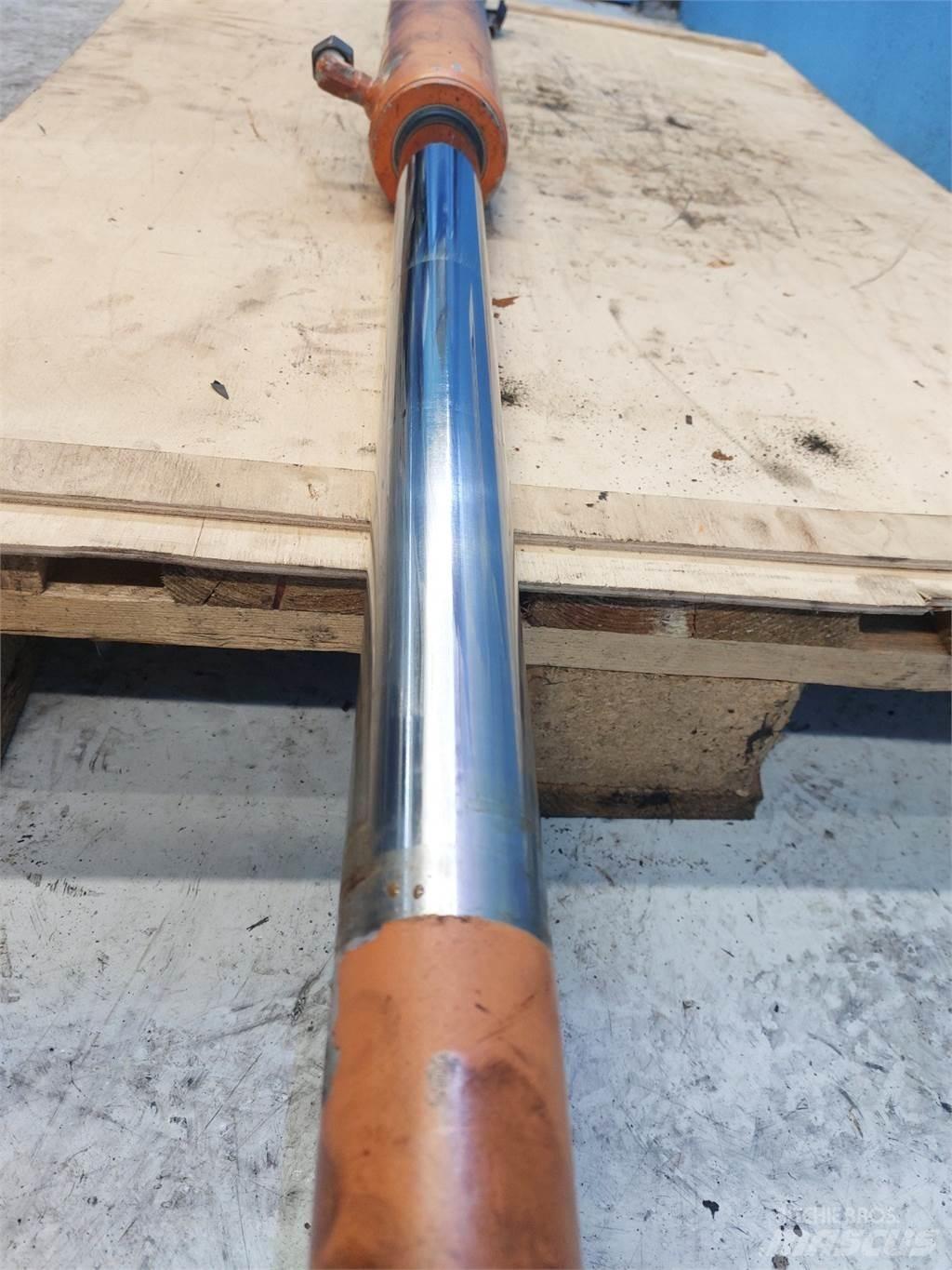 Atlas AR60 Boom in dipper roke