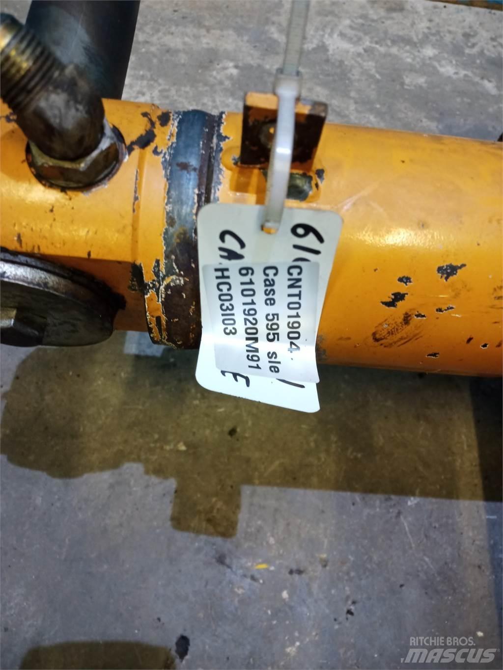 CASE 595 Boom in dipper roke