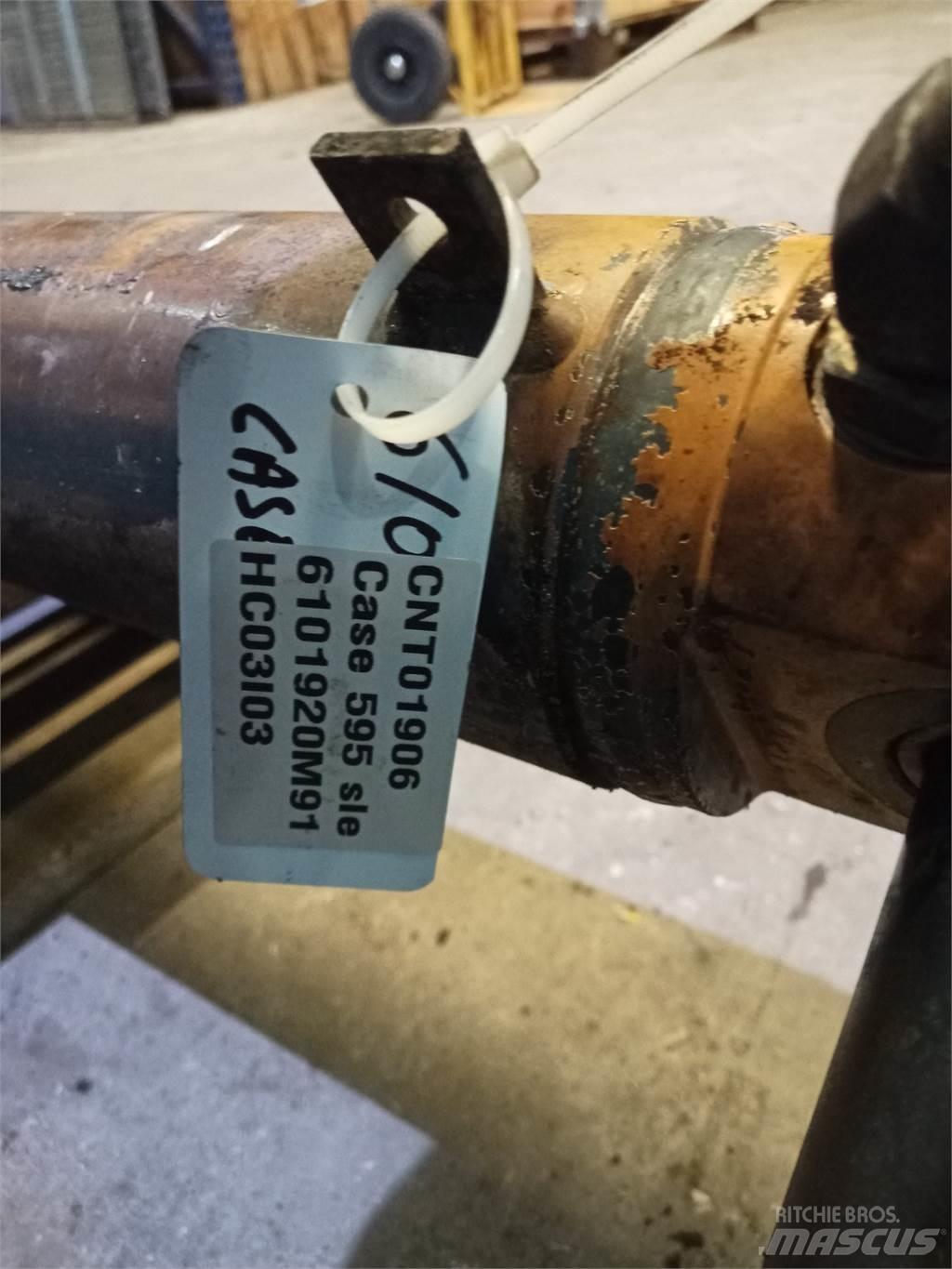 CASE 595 Boom in dipper roke
