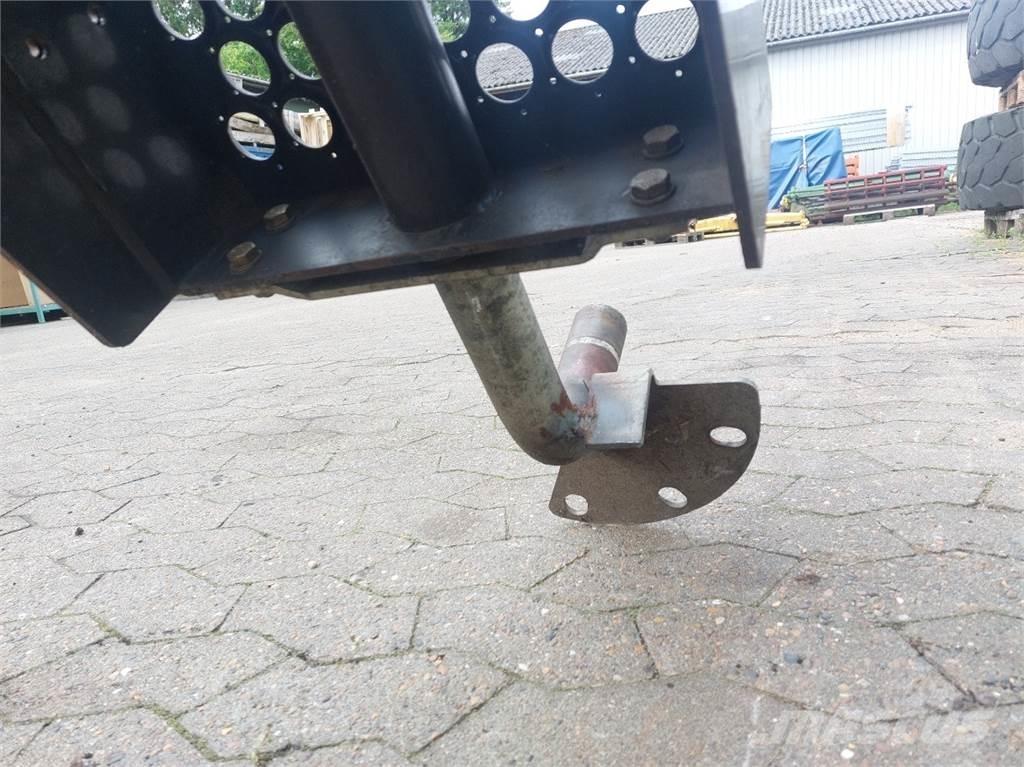 CASE 7010 Kabine in notranjost