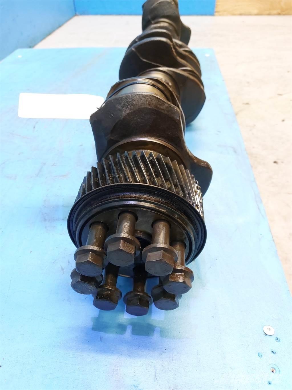 CASE 7010 Motorji
