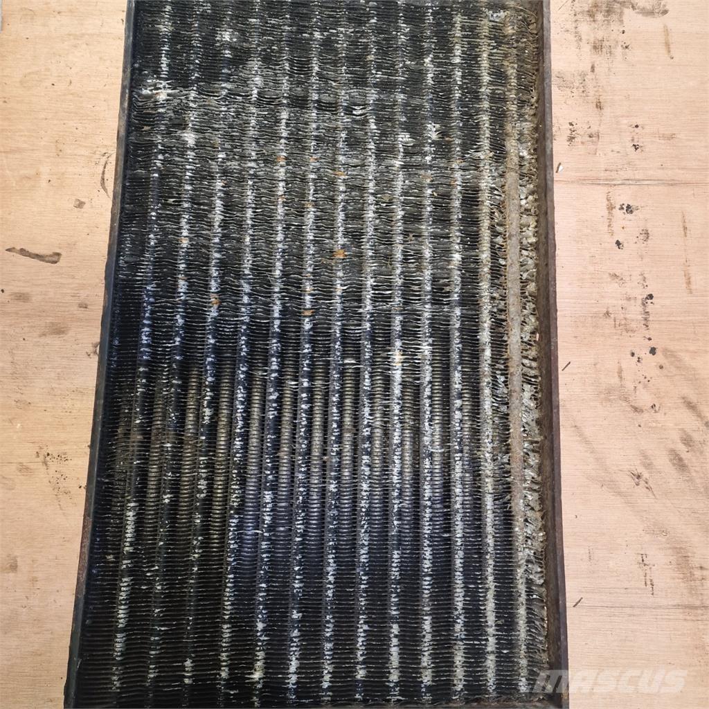 CASE 7130 Radiatorji