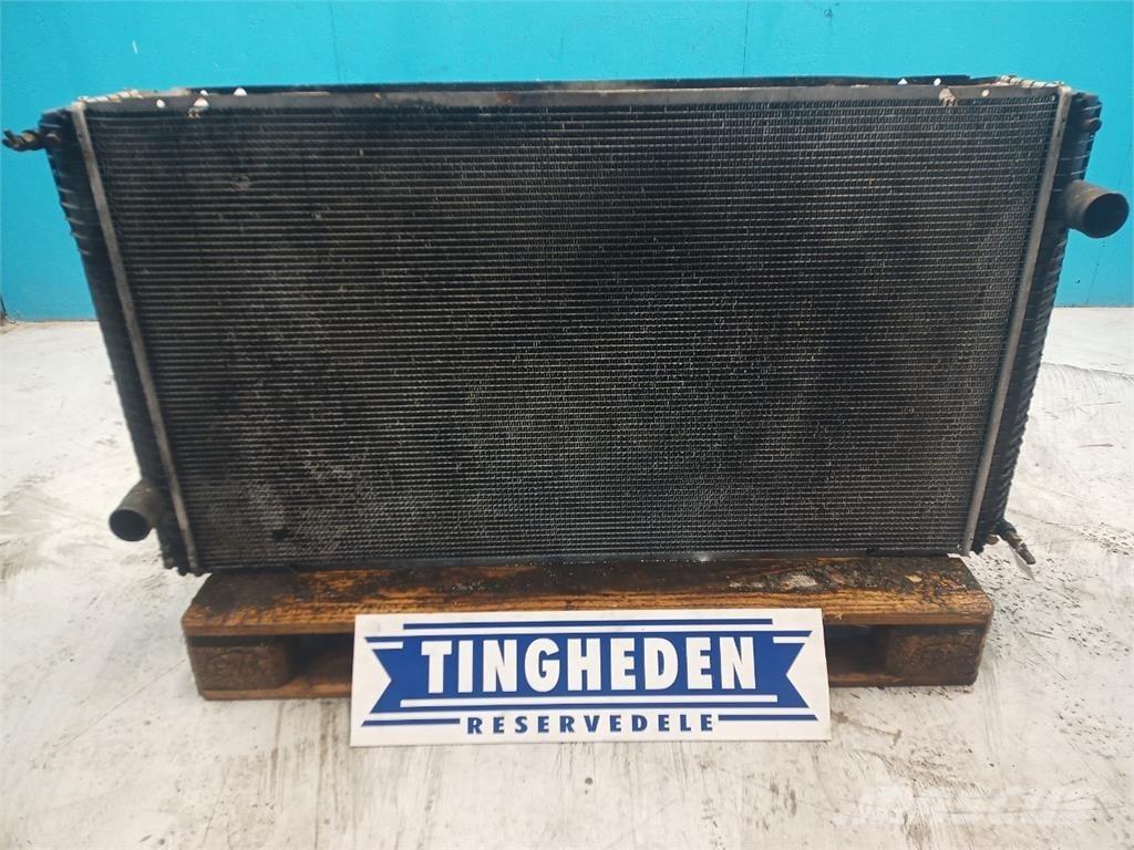 CASE 8010 Radiatorji