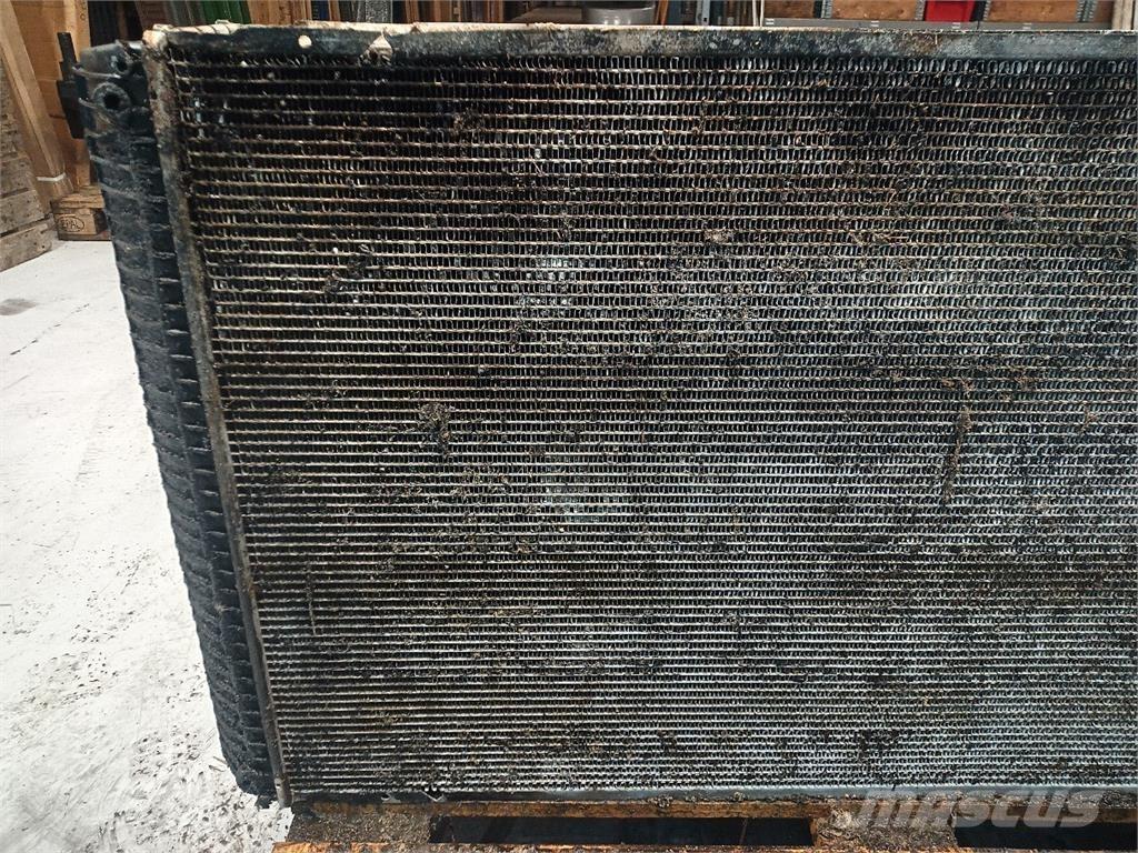 CASE 8010 Radiatorji
