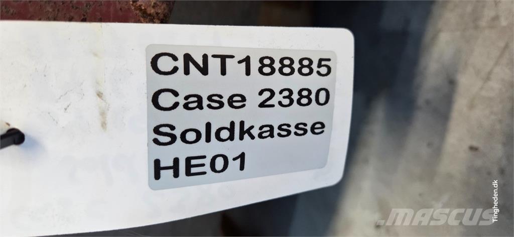 Case IH 2380 Trosilci peska in soli
