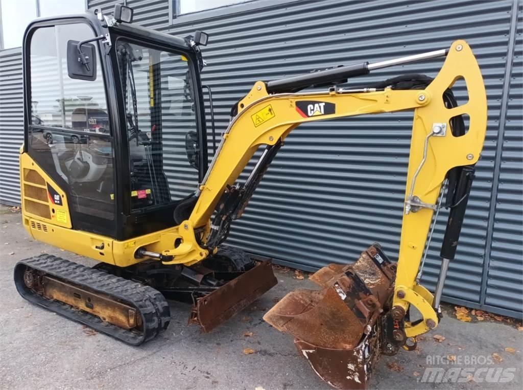 CAT 301,7d Mini bagri <7t