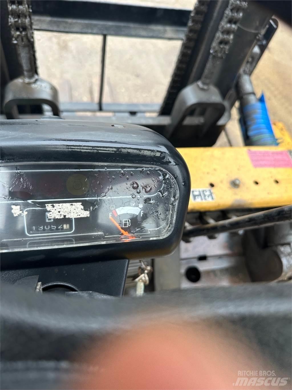 CAT DP40 Dizelski viličarji