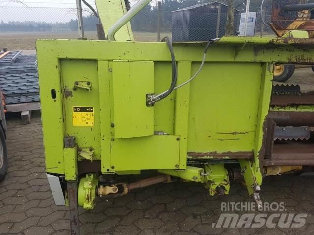 CLAAS 6218 8R Stroji za krmo na lastni pogon