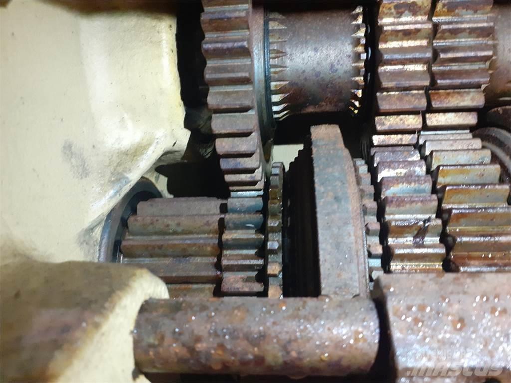 Deutz 4075 Menjalnik