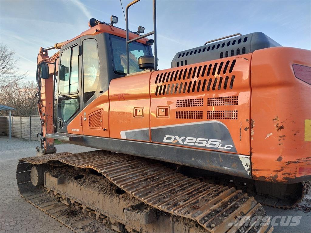 Doosan DX255LC-5 Bagri goseničarji