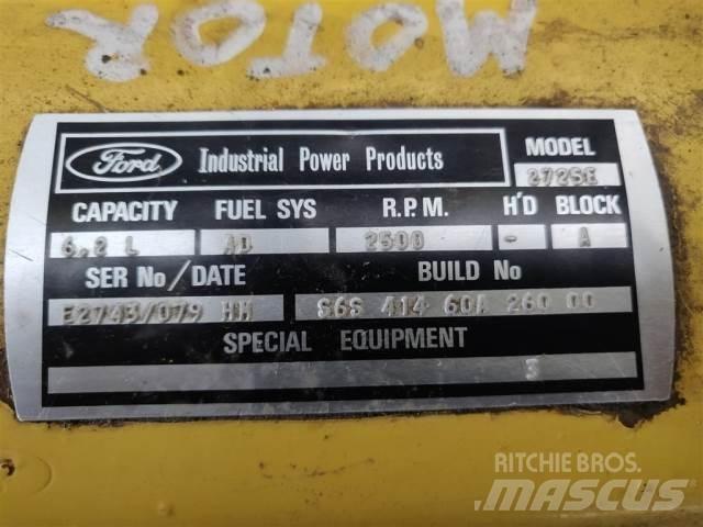 Ford 2725E Motorji