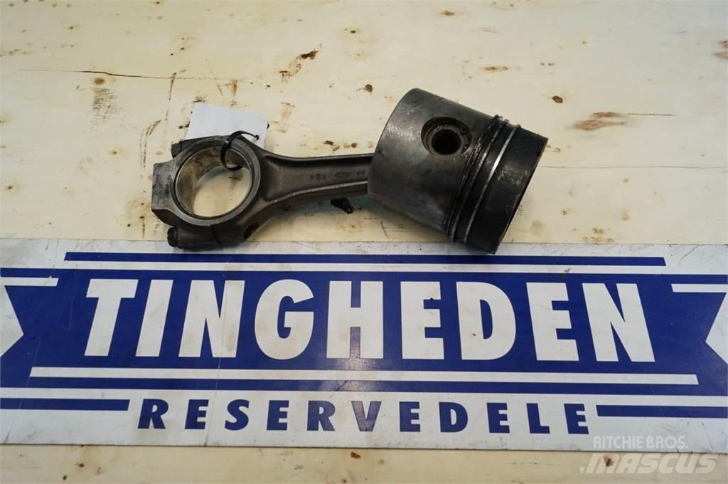 Ford 2725E Motorji