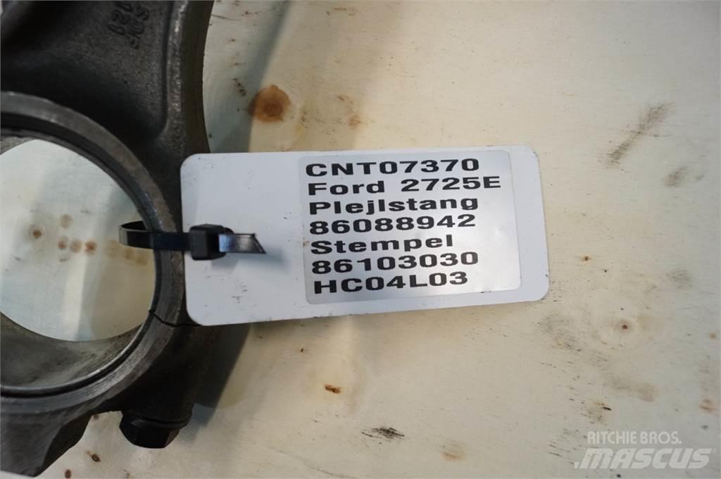 Ford 2725E Motorji