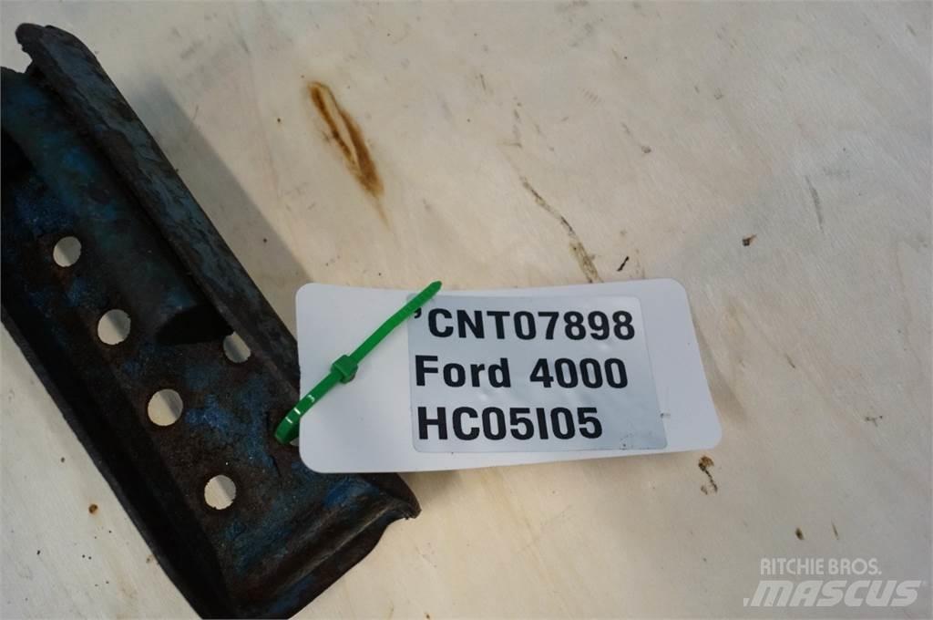 Ford 4000 Kabine in notranjost