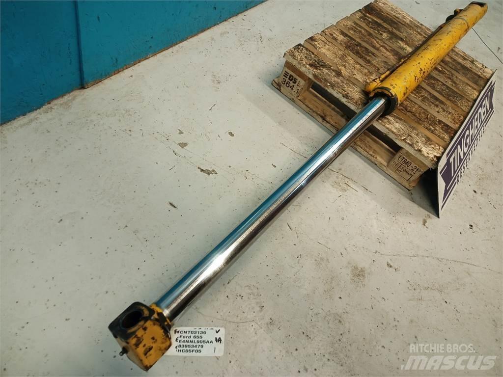 Ford 655 Boom in dipper roke