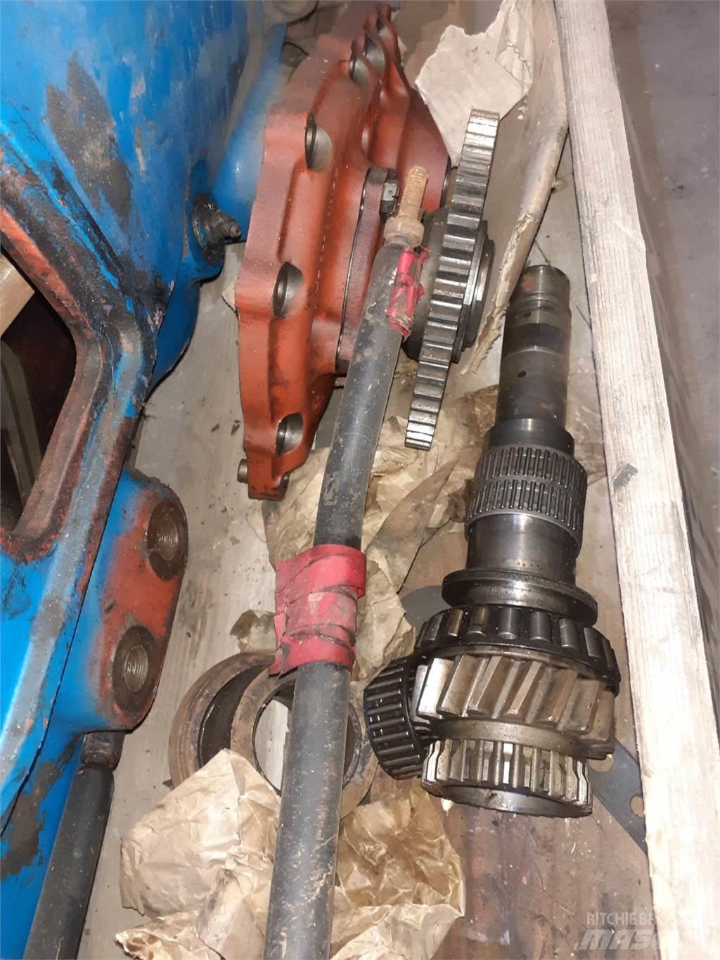 Ford 8210 Menjalnik