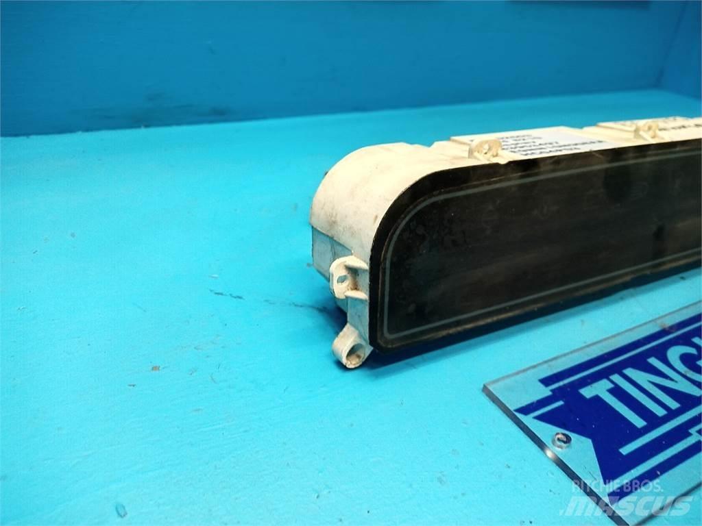 Ford 8210 Elektronika