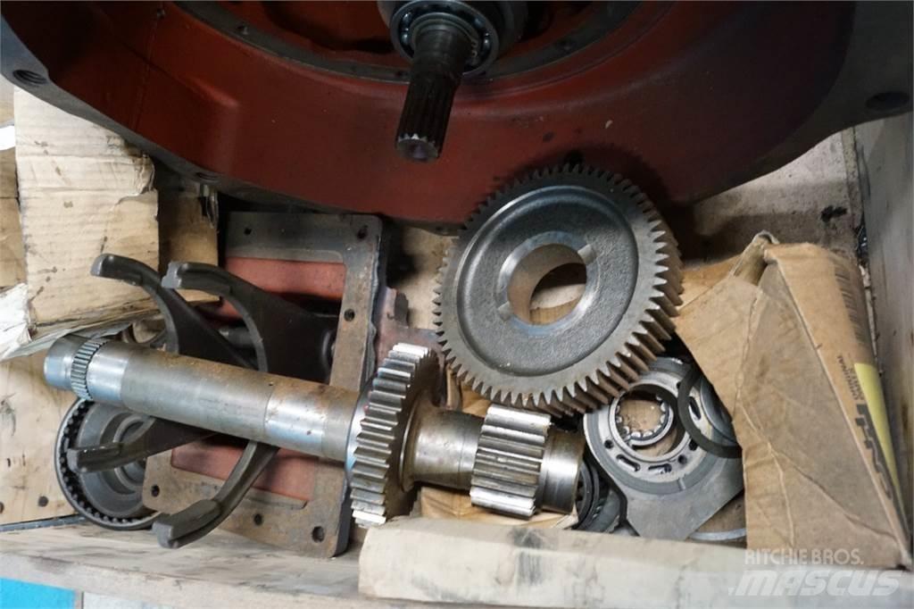 Ford 8340 Menjalnik