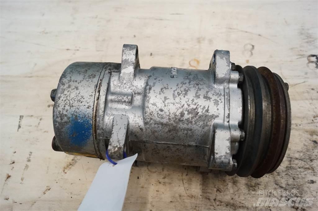 Ford 8630 Radiatorji