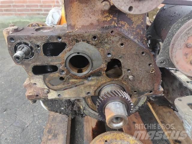 Ford Trader 590E Motorji