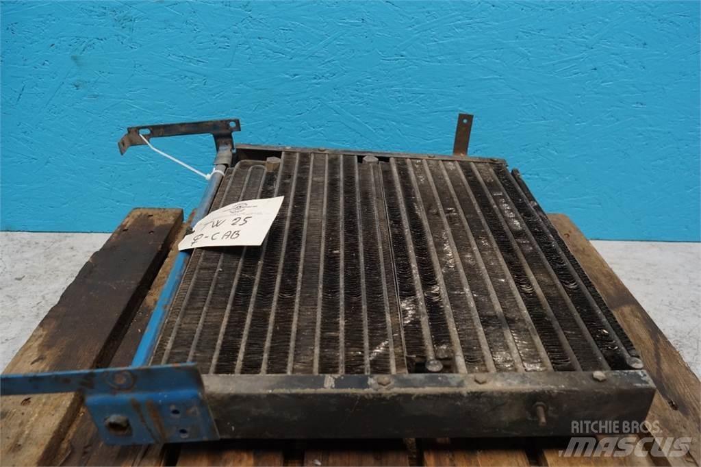 Ford TW25 Radiatorji