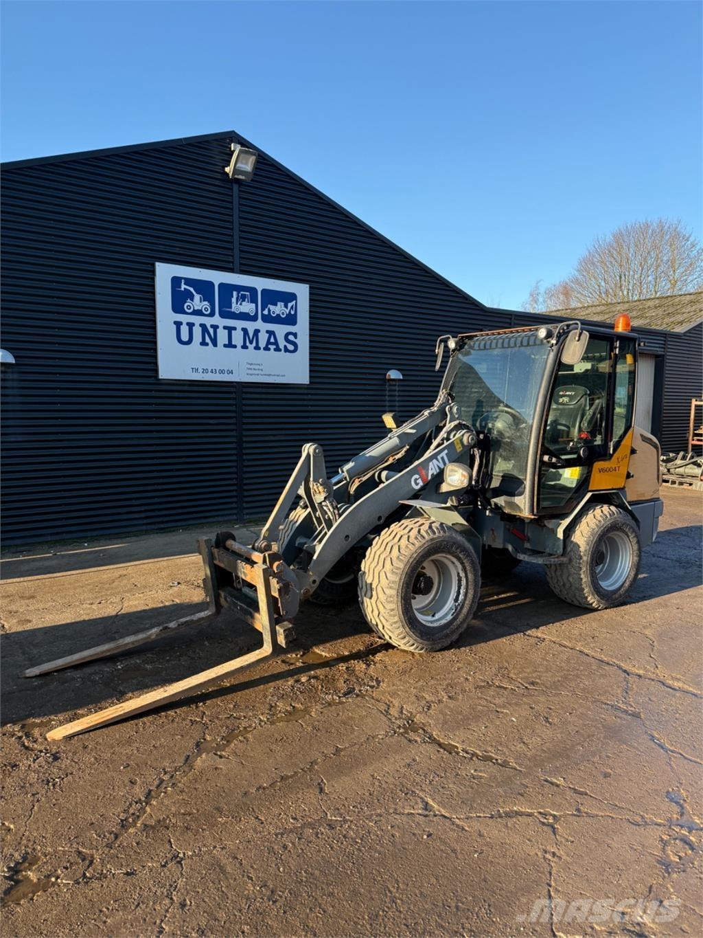 GiANT V6004 T Mini nakladalci