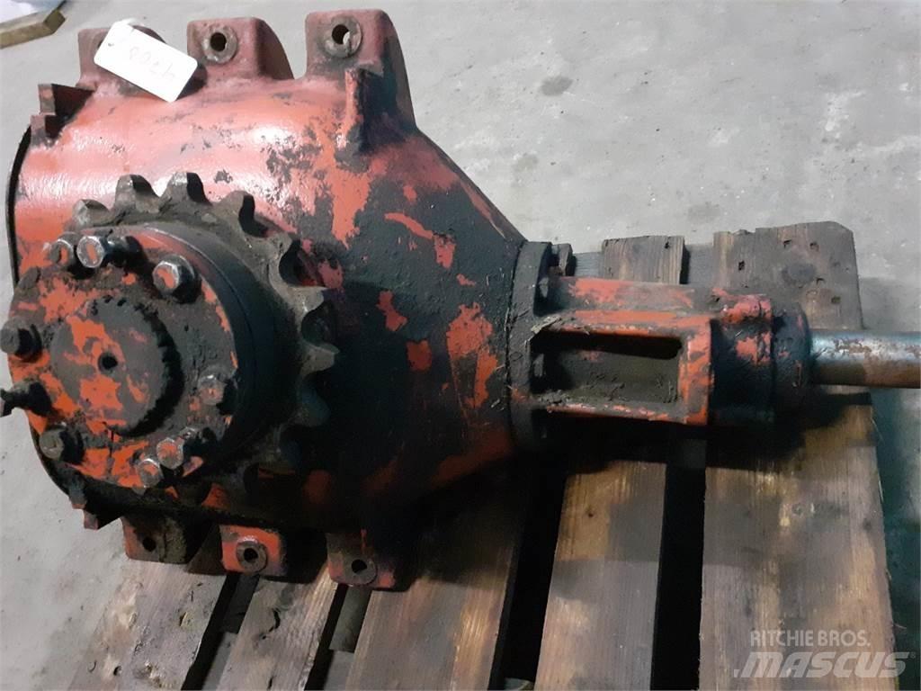 Hesston 4700 Menjalnik