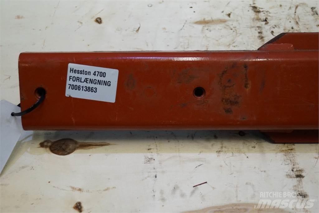 Hesston 4700 Prijemala za bale