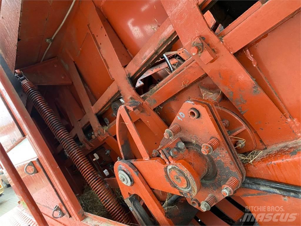Hesston 4700 Balirke (kvadratne bale)