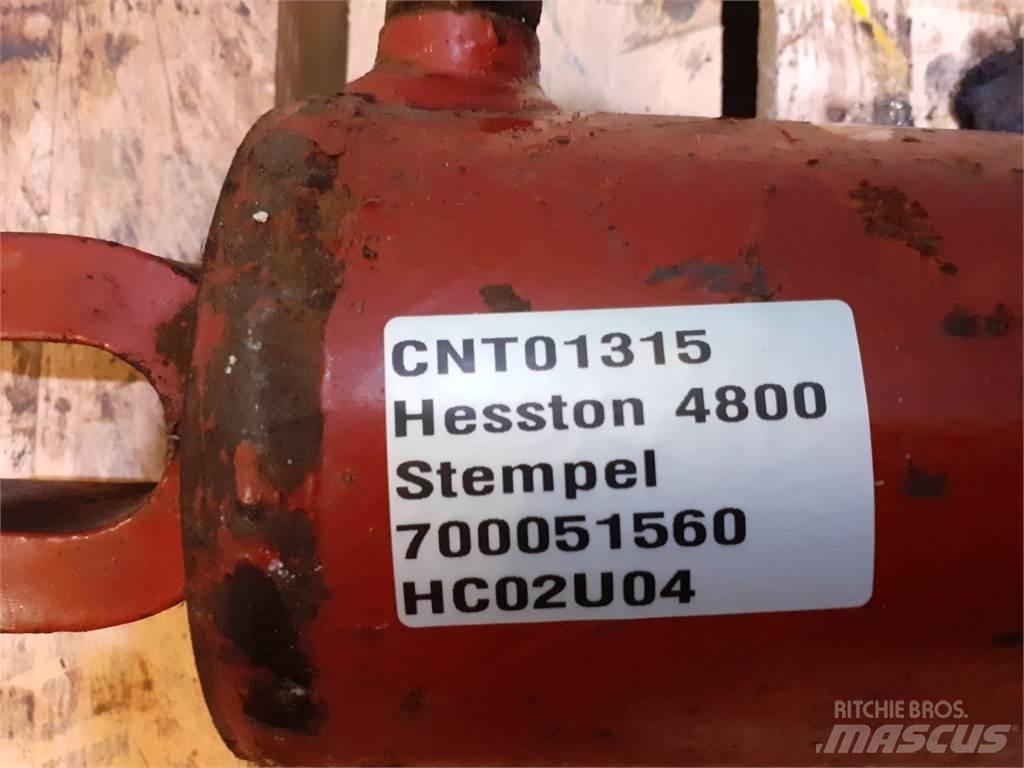 Hesston 4800 Prijemala za bale