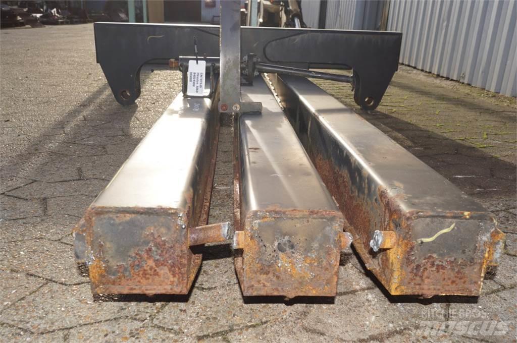 Hesston 4860S Prijemala za bale